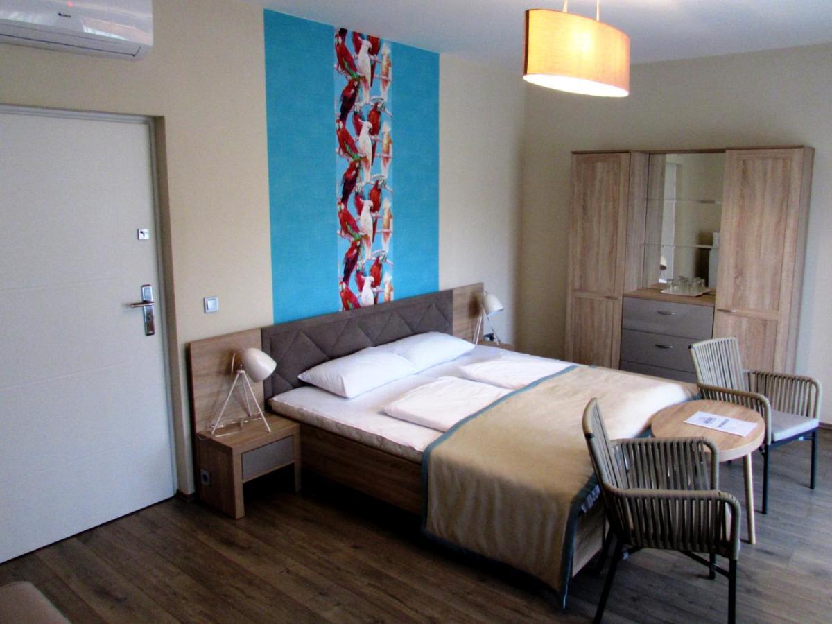 Napsugar Club Es Panzio Bed & Breakfast Fonyód Екстериор снимка