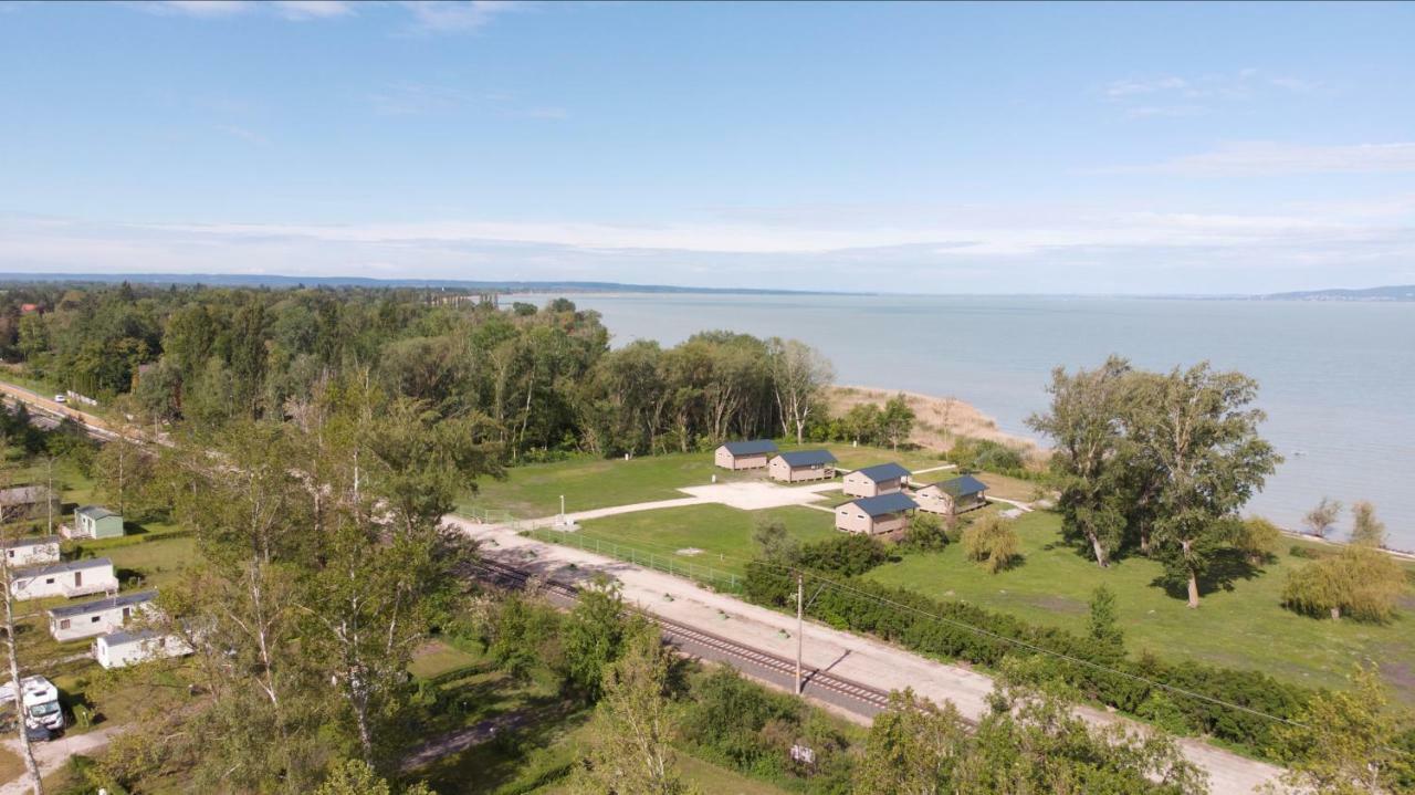 Napsugar Club Es Panzio Bed & Breakfast Fonyód Екстериор снимка